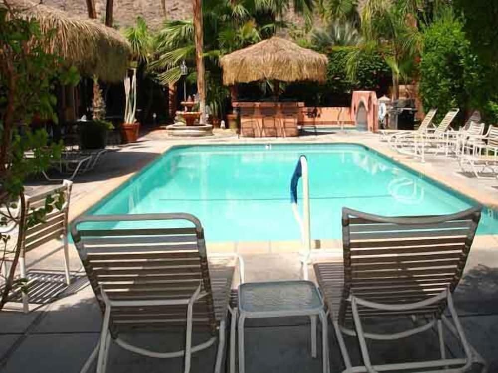 Palm Springs Vacations - Coyote Inn - Property Image 5