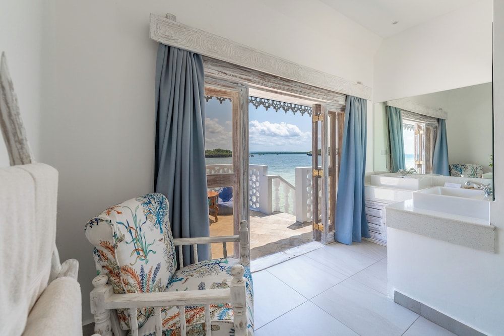 Chale Island Resort