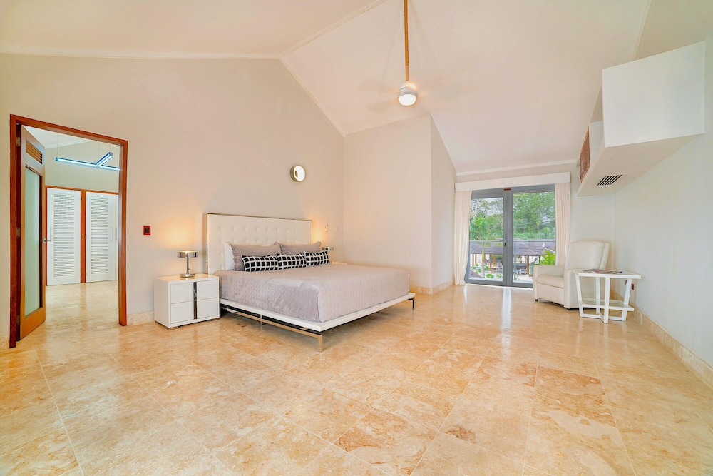 Srvittinivillas Agp36 / Spacius / Confortable Luxury Villa/ Family/ Team/ Cdc view 2