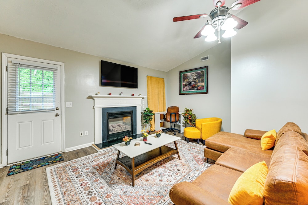 1 Mi to ECU Hospital: Greenville Home w/ Yard!