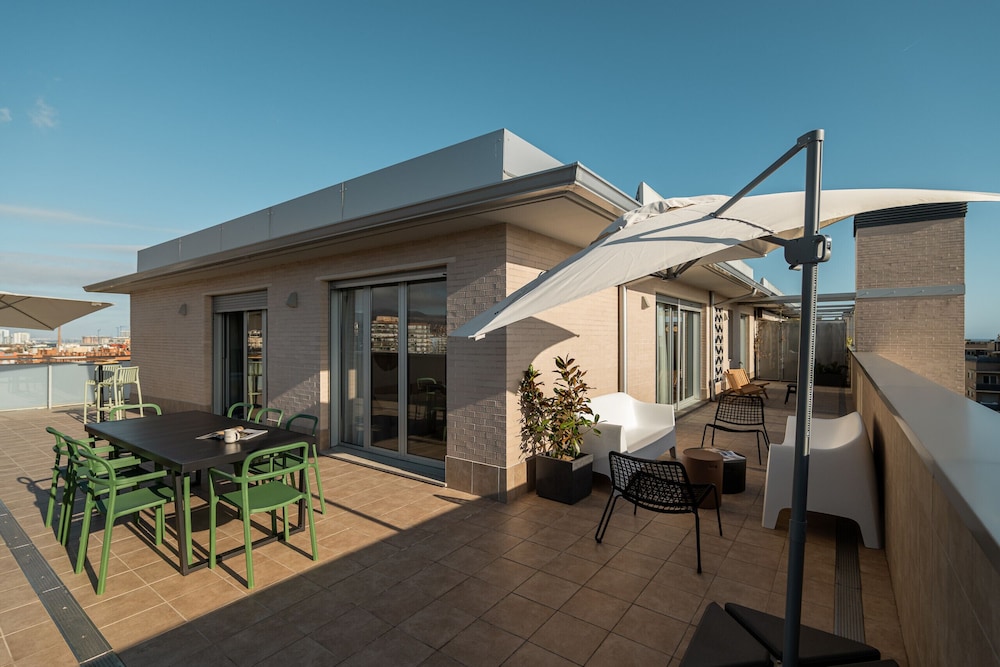 Port Forum Apartments By Olala Homes