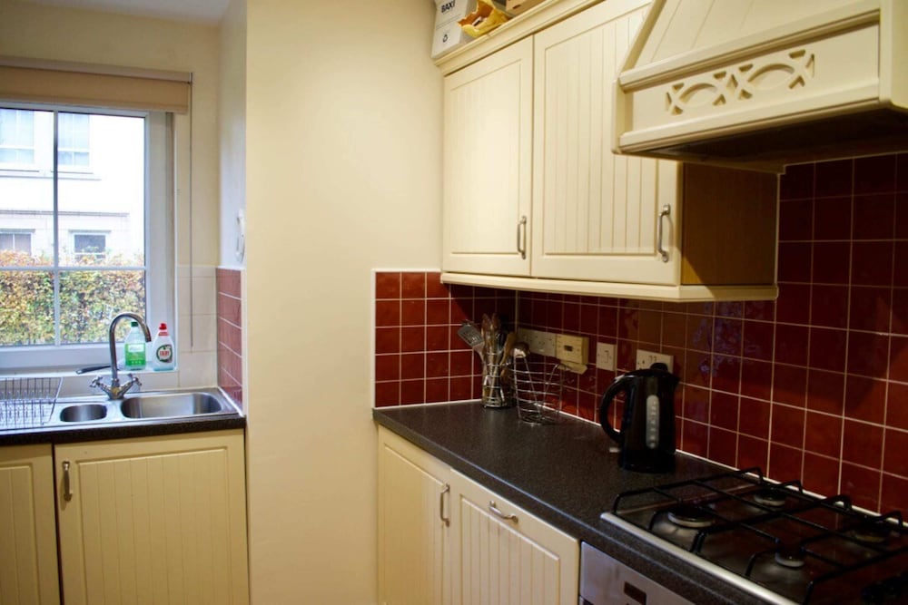 Bright Apartment Close to City Centre view 5