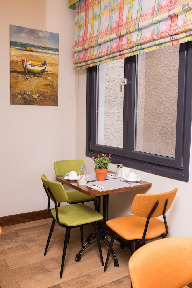 The White Orient Otel - Image 27