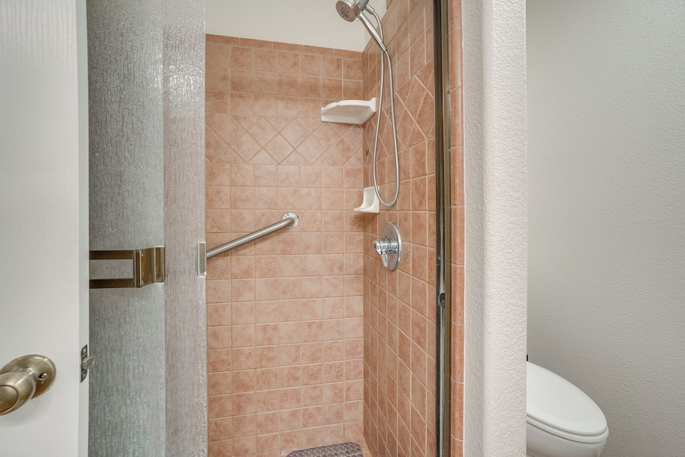 Near Golf Courses: Poolside Paradise in Yuma!