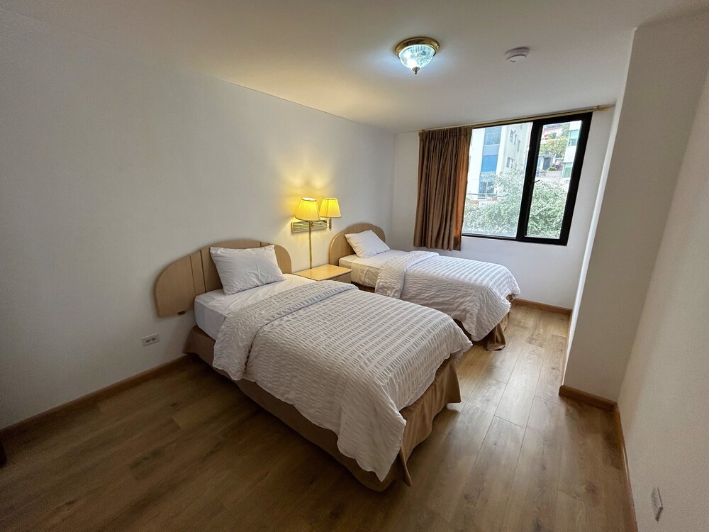 Stanford Suites Hotel