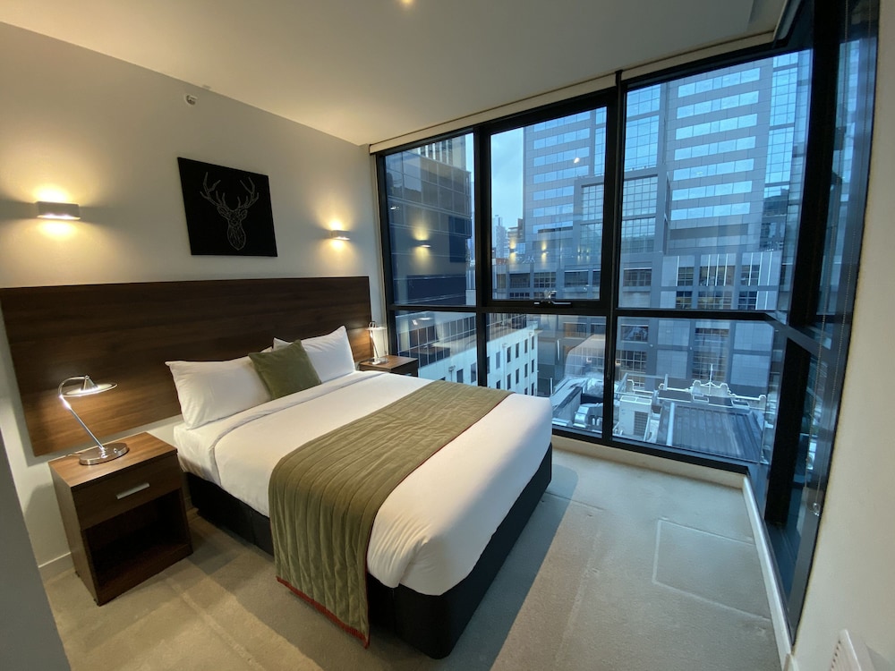 Flinders Street Apartments