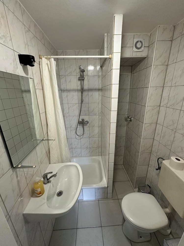 2-Rent Group Hostel Apartments HAN53