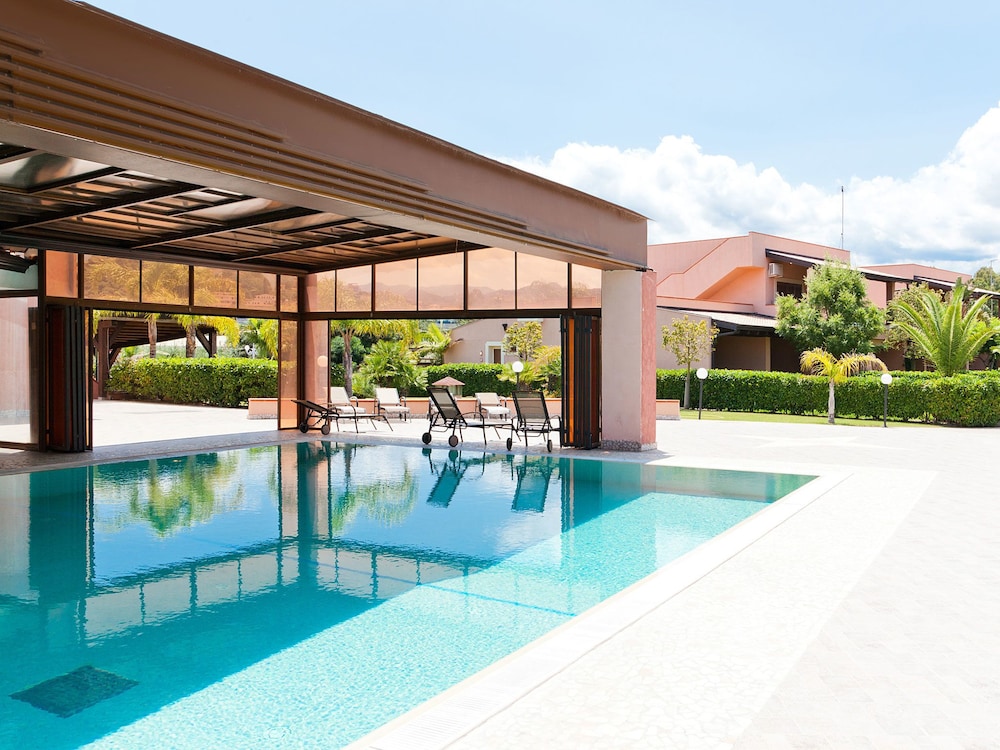 Tindari Resort & Marina Beach