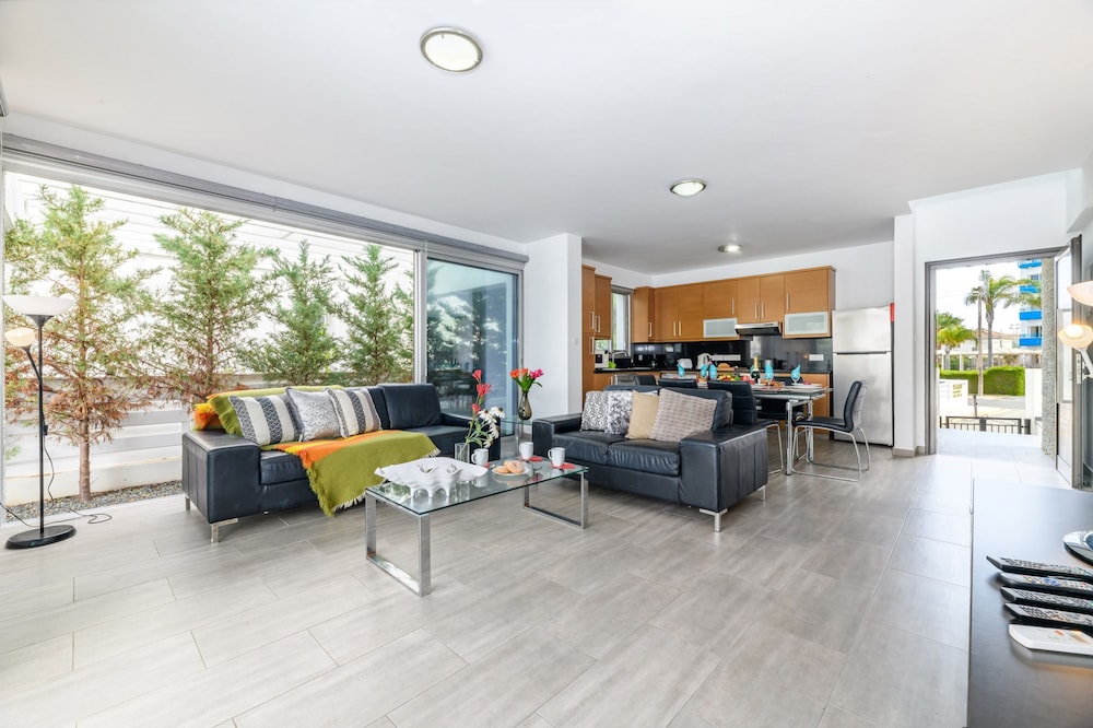 Blue Pelagos Villa in Protaras