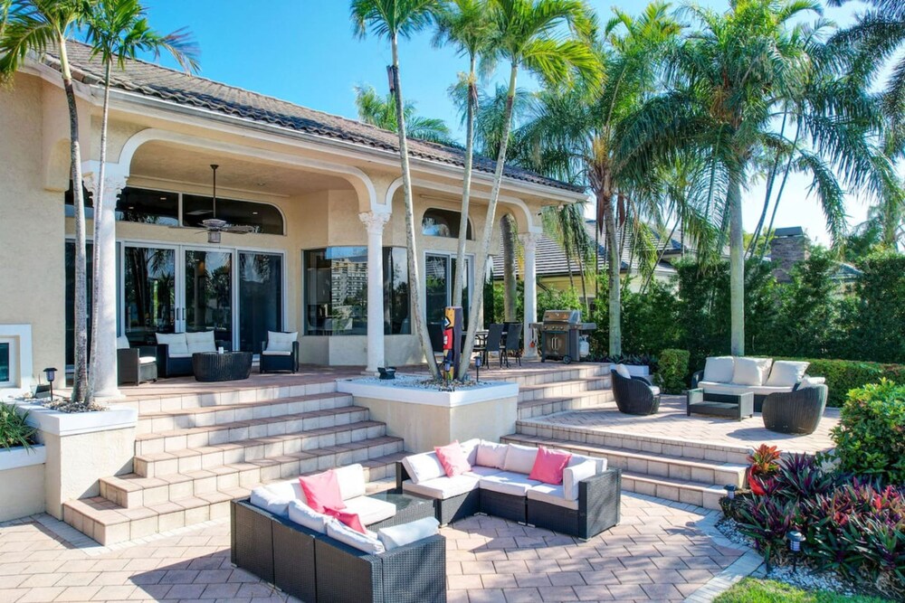 Serenity Villa Water Front