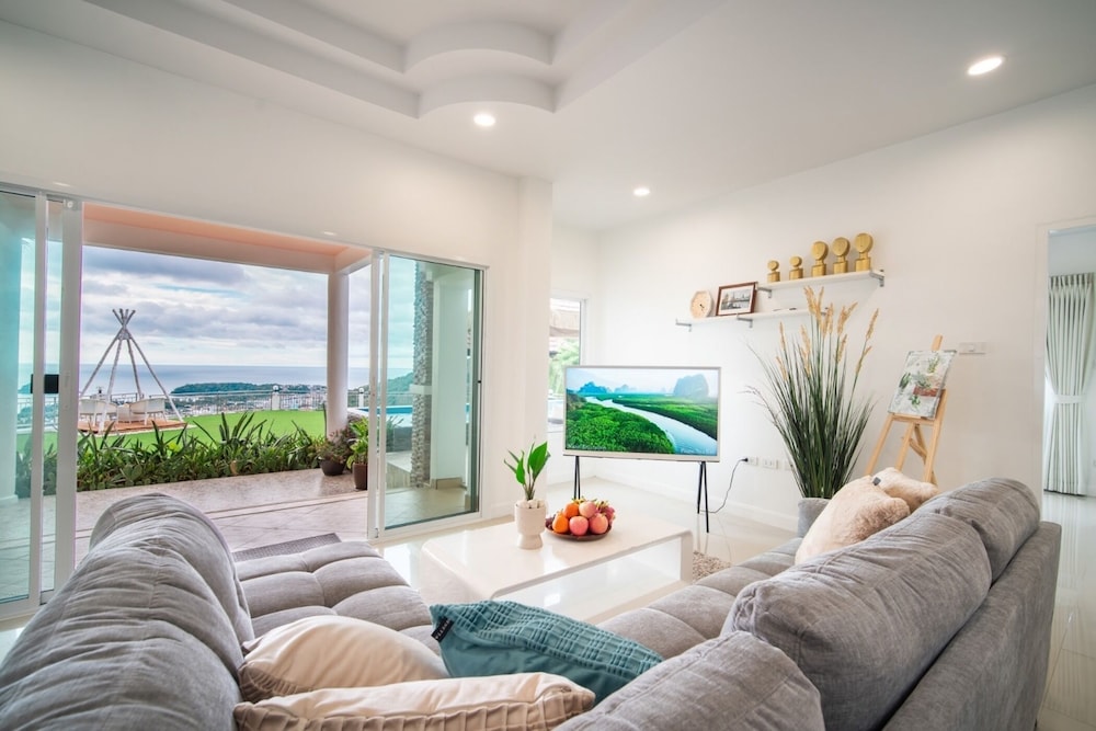 Ocean View 4BR Pool Villa KataBB Seaview