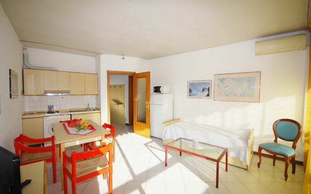 Residence Leopardi view 4