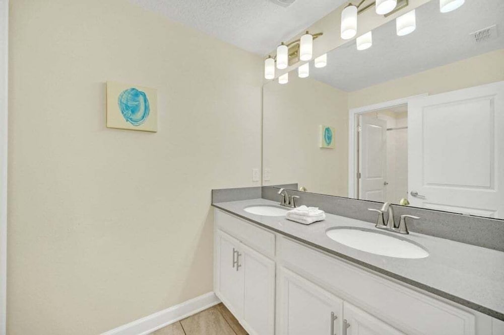 Beautiful Paradise Palms Retreat 4 Bedroom Townhouse