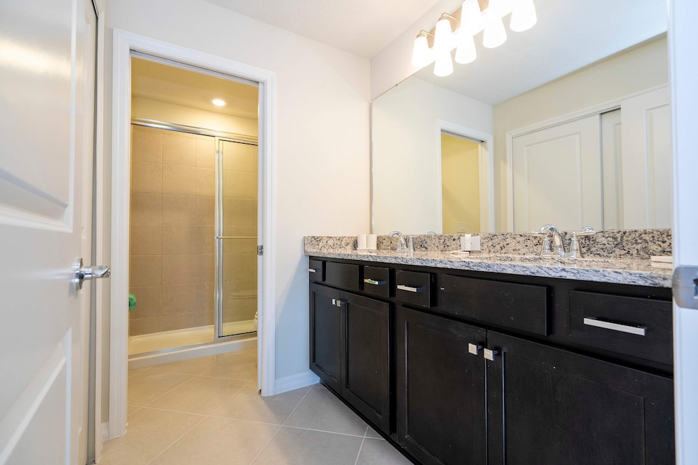 Luxury Private Pool Themed Rooms Close to Disney 1282