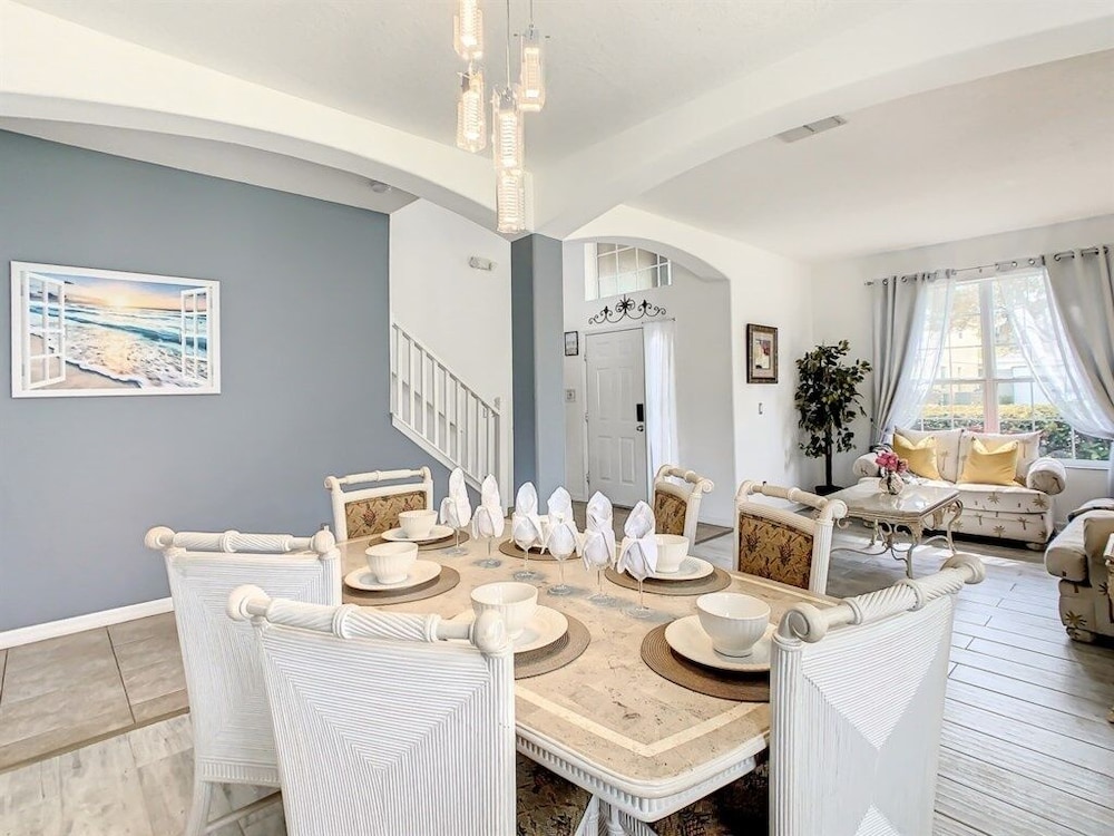 Elegant Emerald Island Getaway Pool, Spa & Games Close To Disney! 7 Bedroom Villa