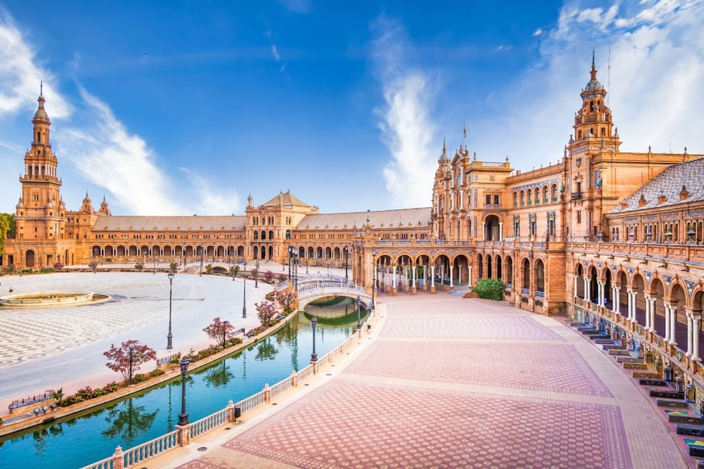 Divina in Sevilla With 1 Bedrooms and 1 Bathrooms