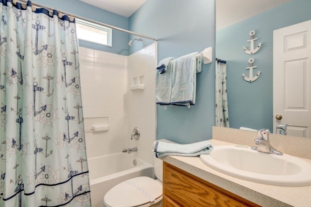 Southern Exposure Private Pool! 3 Bedroom Home by RedAwning view 2