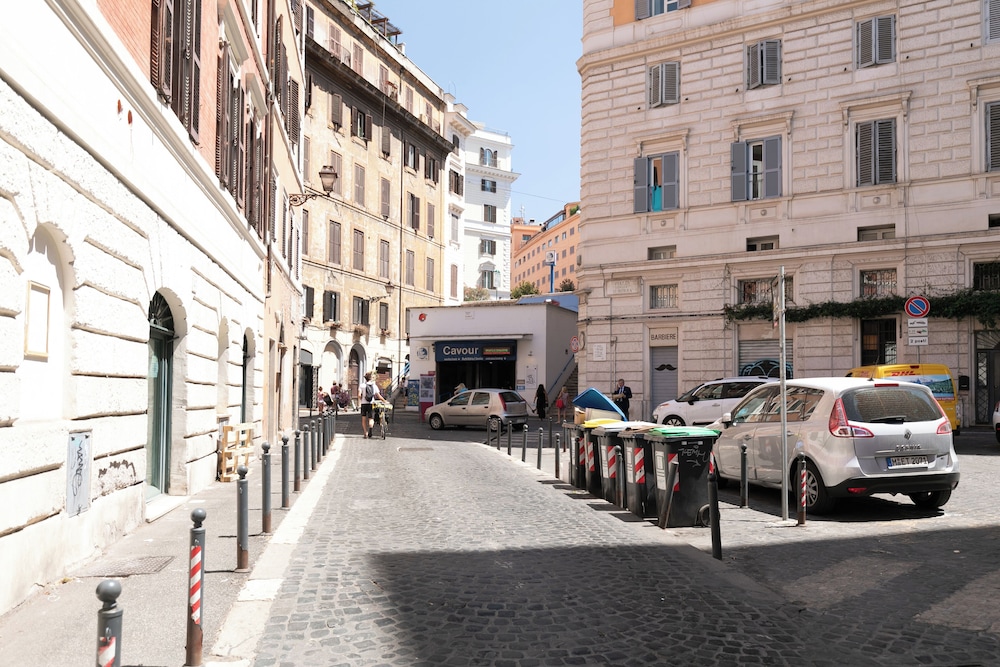 Monti Apartments