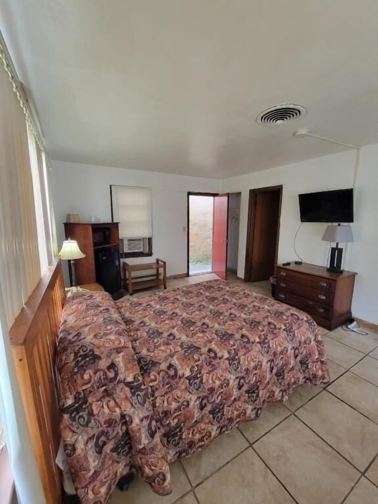 Daniel's Motel