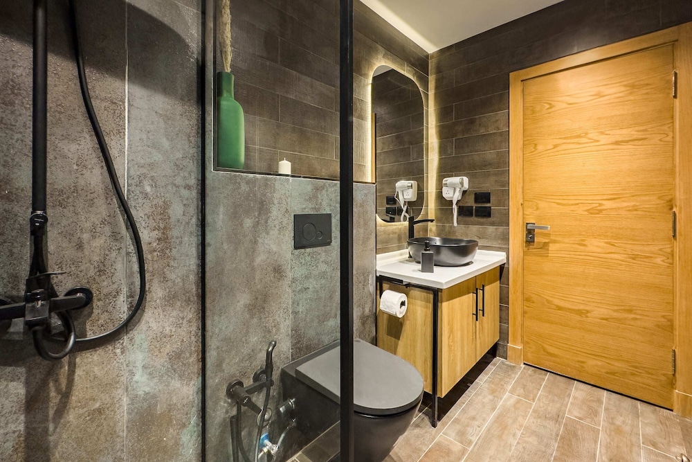 The 2bdr Placid Pod w/ Jacuzzi 5min to CAI Airport