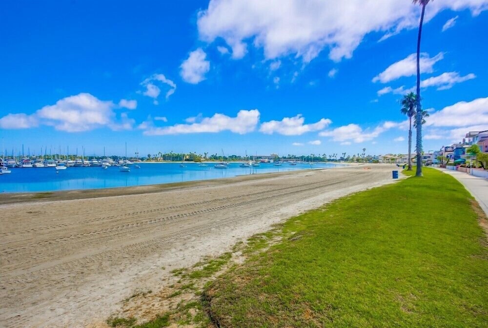 Manhattan Shores 3
