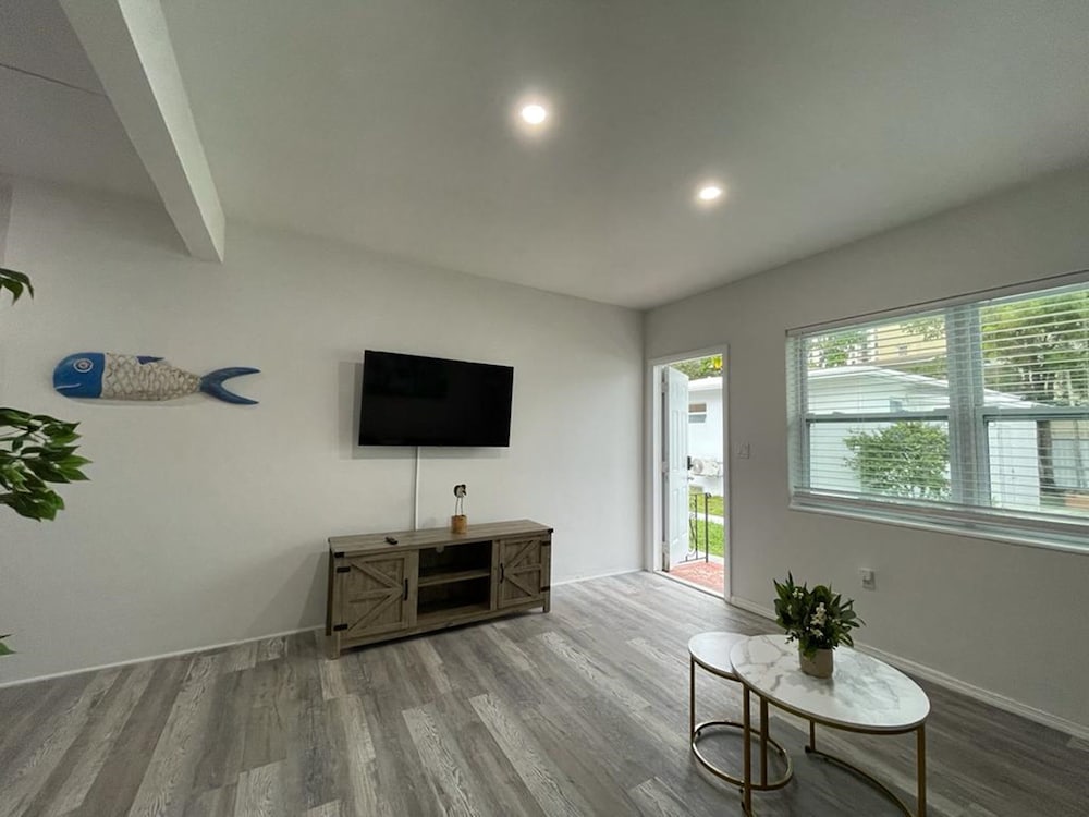 Douglas Rd Apartments