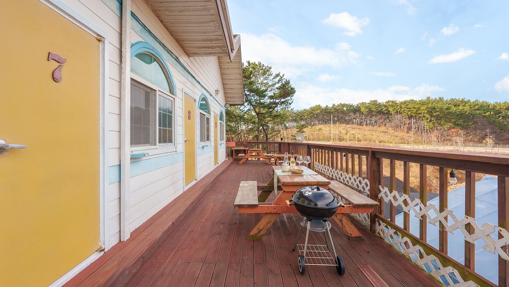 Taean Vintage House Pet-friendly Pension