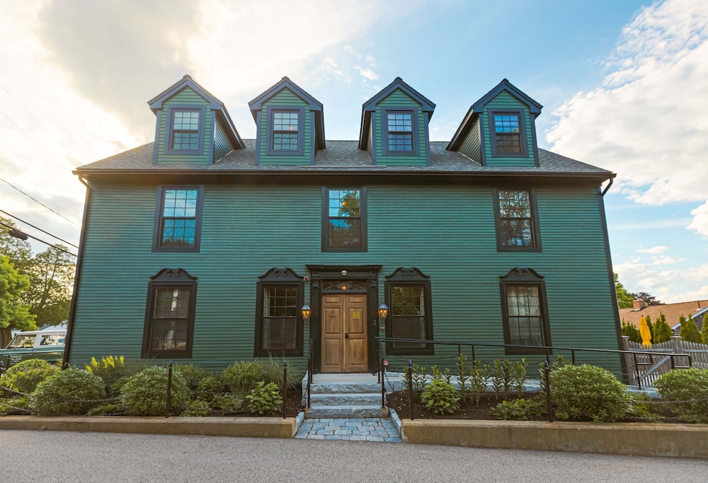 Great Island Inn