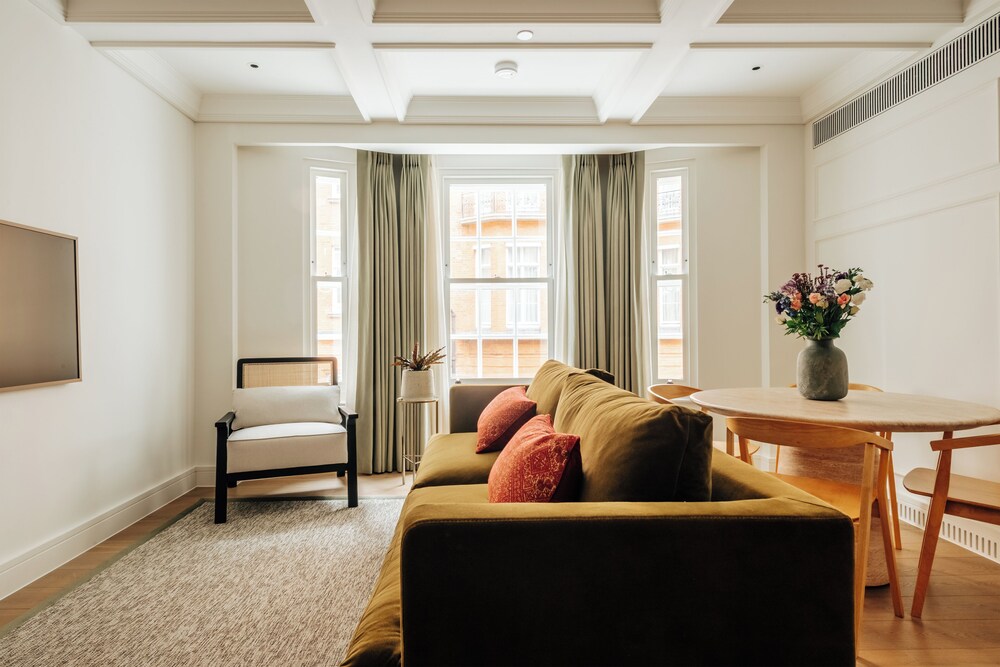 Claridge House by SLO