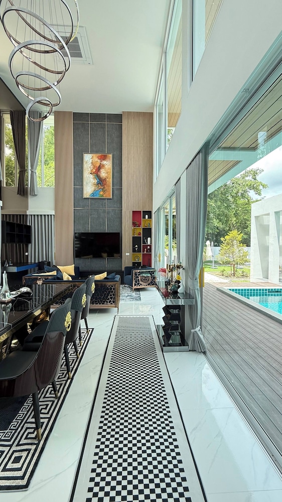 De Flourishing Hill Escape, Cha Am