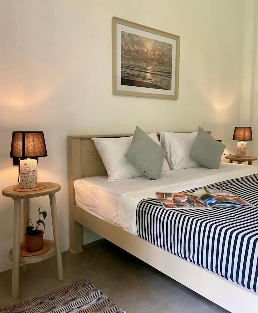 Beachside Stay Steps from Mawella Beach