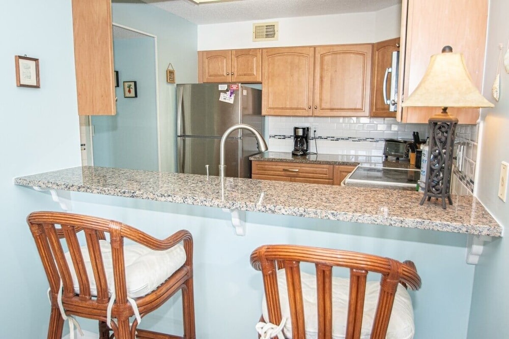 Sea Castle 8g 3 Bedroom Condo