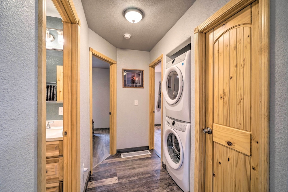 Cozy Downtown Soldotna Cabin: Dogs Welcome! view 2