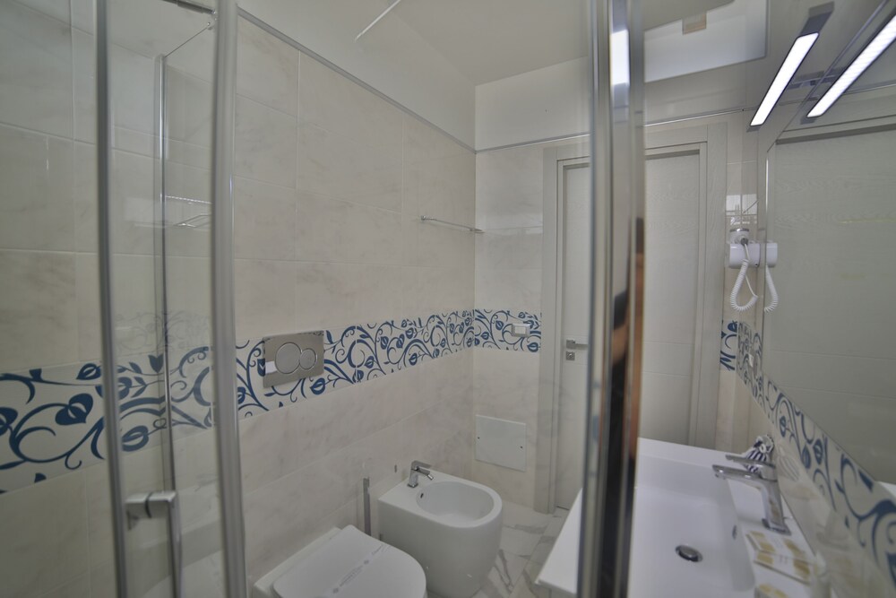 Riviera Luxury Rooms