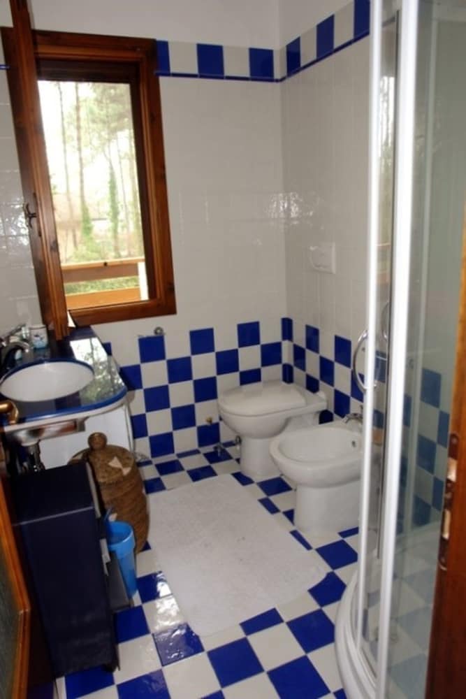 Excellently Equipped row House With Fenced Garden for 8 in Lignano Pineta