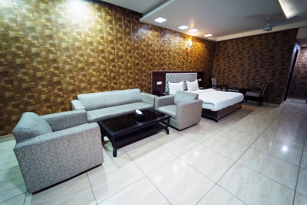 HOTEL INDER PARADISE