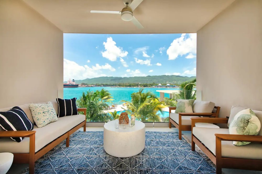 Luxury Oceanfront Residence Condo at Soleil Residences