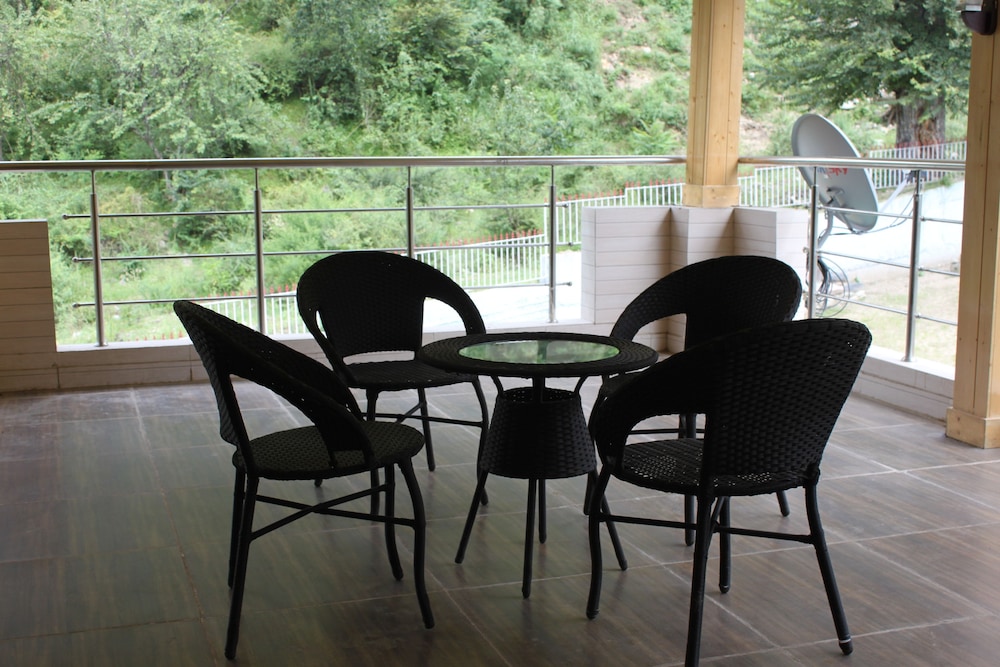 Snow Touch Resort (Shri Nath Group)