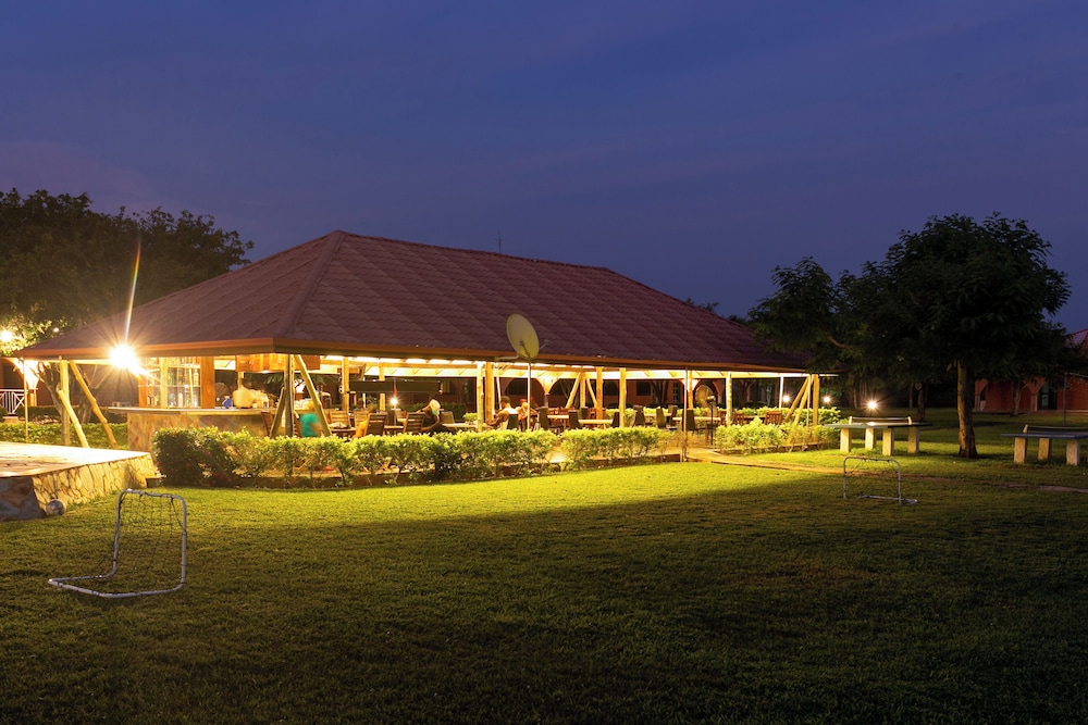 Mekandi Riverside Resort
