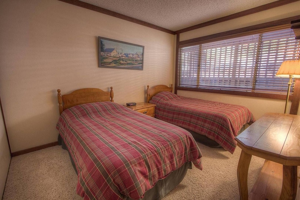 Shore View Serenity 4 Bedroom Home by RedAwning view 2