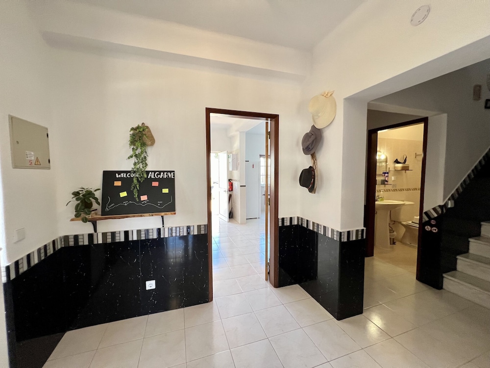 Pêra Stylish Villa With Pool by Homing