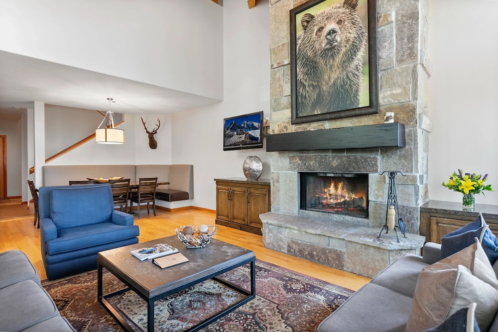 Twin Pines at Deer Valley Resort - Three Bedroom Condo with Hot Tub #5 3 Condo