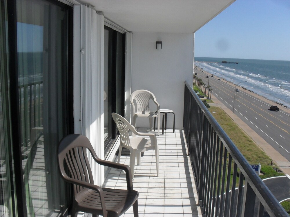 By The Sea Gulf View Deluxe Condo