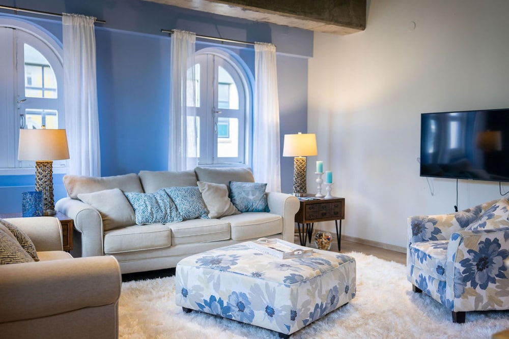 Chic Historic Townhouse in City Centre Willemstad