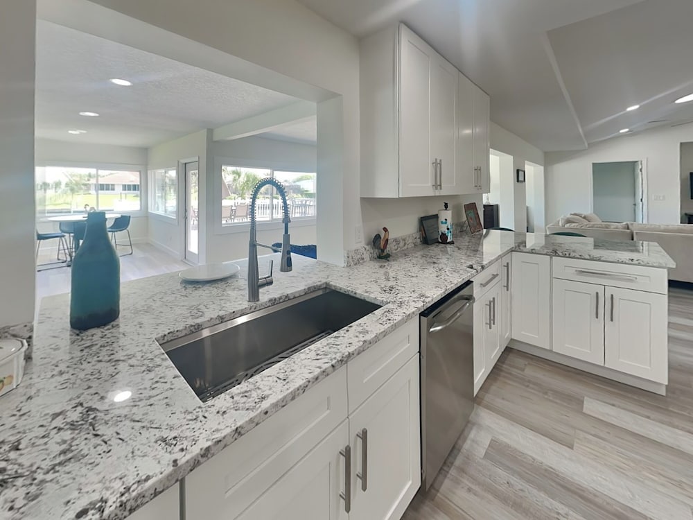 Dolphin View Oasis by Distinctive Beach Rentals