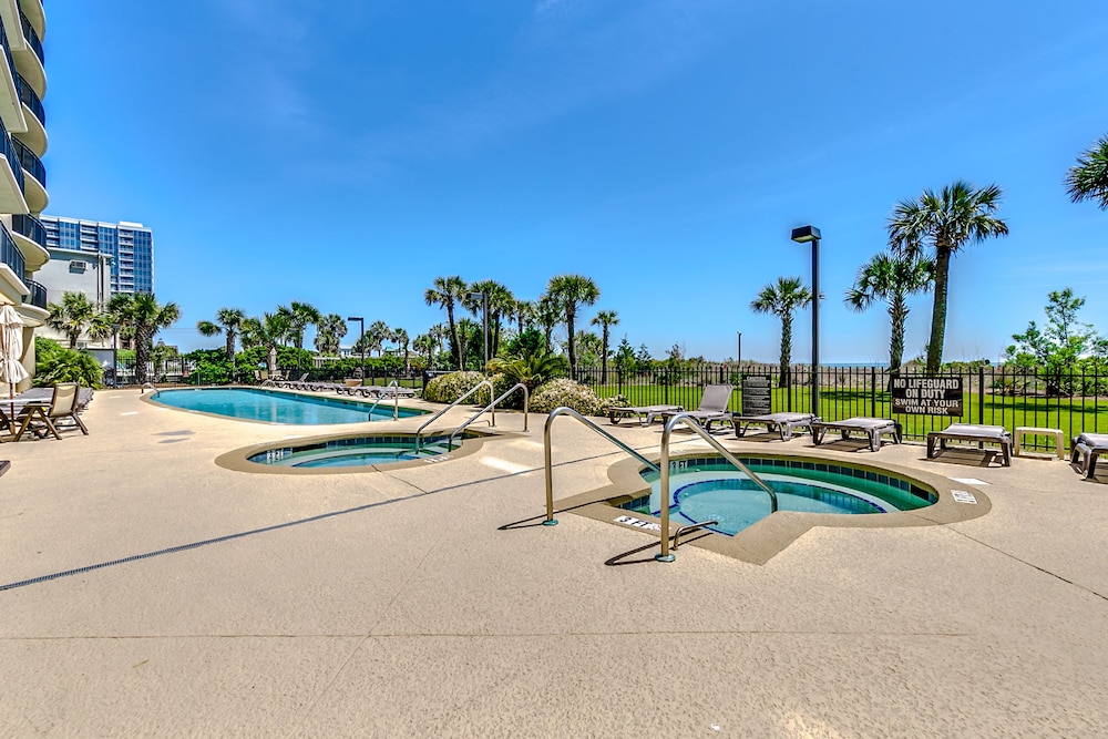 South Wind 301 4 Br condo by RedAwning
