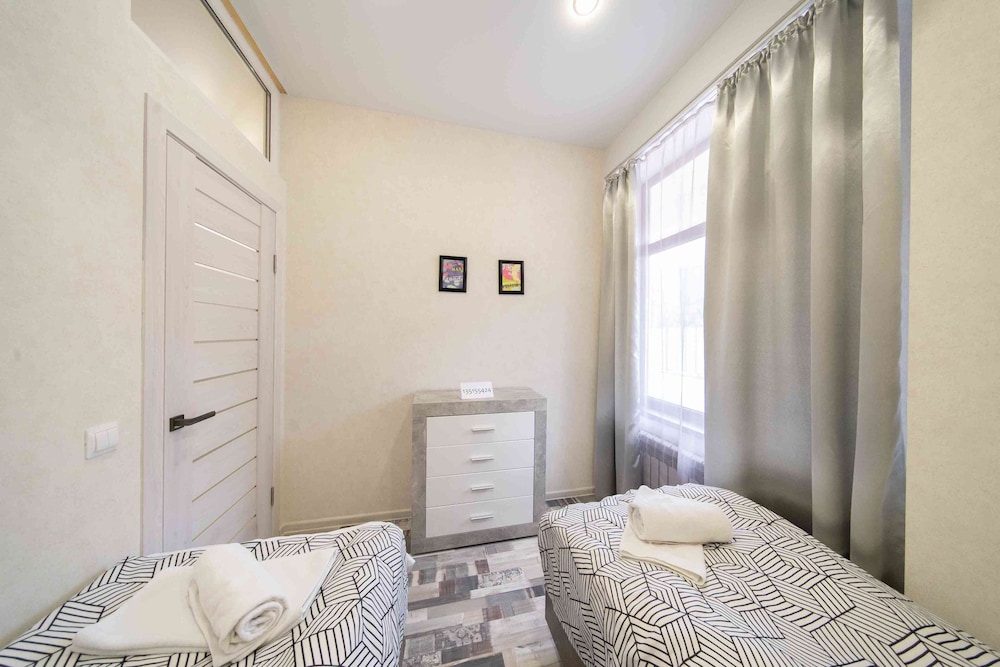 More Apartments na Plotinnoy 2 - 2 view 3