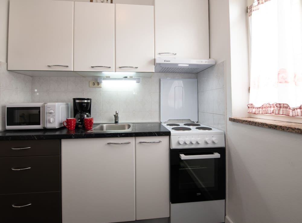 Apartments Mirjana IKA