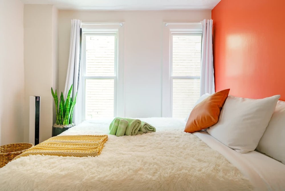 Prime Location Top Rated Clean Parking Free