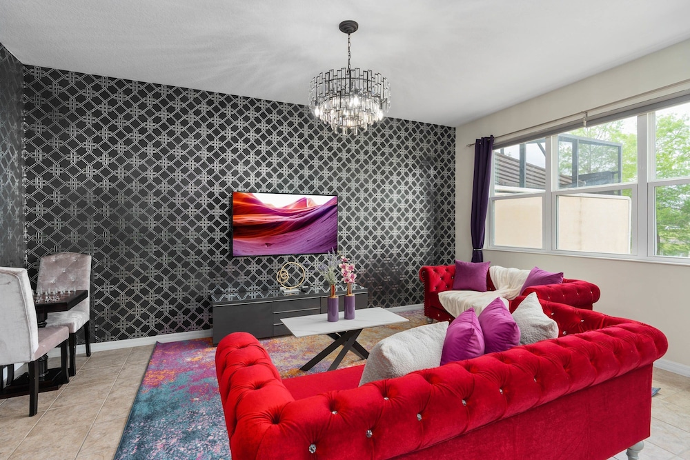 Super Fun-colors Gameroom Lakeviews Sleeps 13